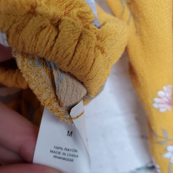 Kendall & Kylie crop top long sleeve floral shirt - Picture 3 of 4